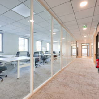 Bureau privé 64 m² 16 postes Coworking Rue du Général Mouton-Duvernet Lyon 69003 - photo 4